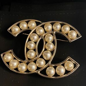 ボーナス割 CHANEL 定番ブローチ