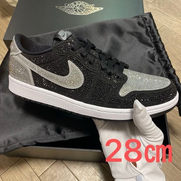 本日限定価格Swarovski × Nike Women's Air Jordan 1 Low OG Crystal/Shadow
