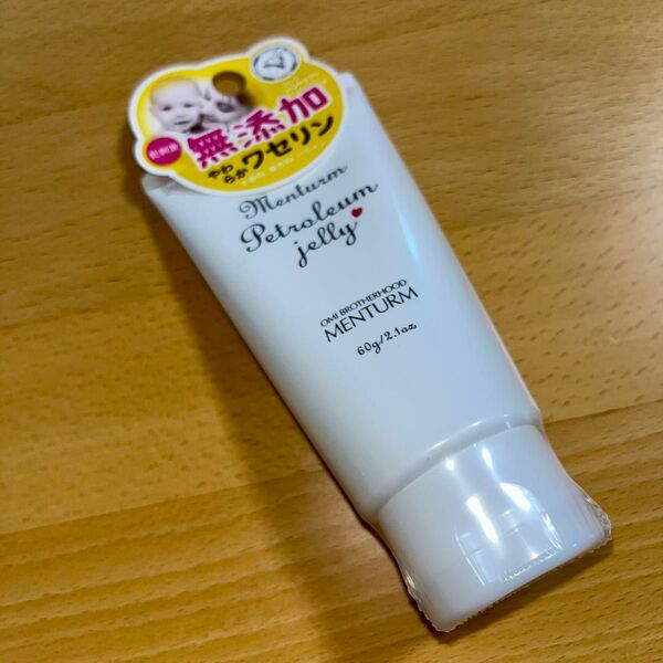 近江兄弟社メンタームワセリン やわらかワセリン 60g 赤ちゃん 皮膚、口唇の乾燥を防いで保護 無香料 無着色 パラベンフリー