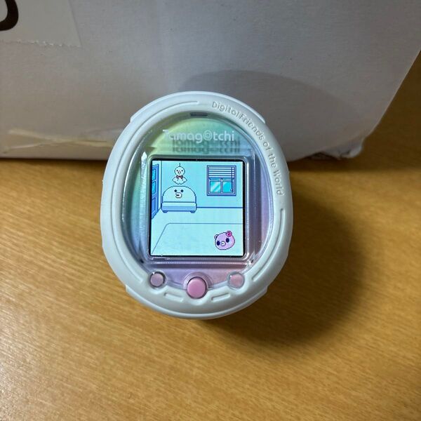 たまごっちスマート NiziUコラボ 本体のみ ベルト付き