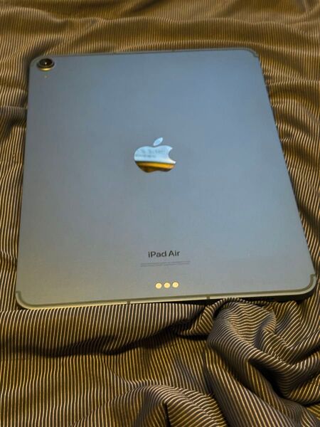 【美品】iPad Air 第5世代 セルラーモデル 64GB ブルー