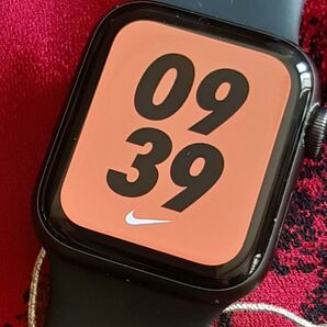 94% アップルウォッチ SE 40mm GPS △ Apple Watch