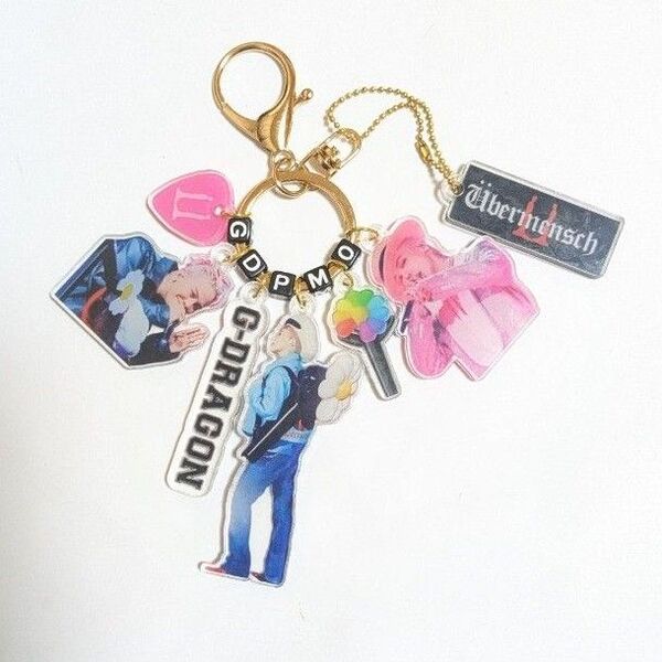 ★ G-DRAGON ジャラジャラ キーホルダー/ LIVEじよん ペンライト ★ BIGBANG ジヨン アクリルキーホルダー