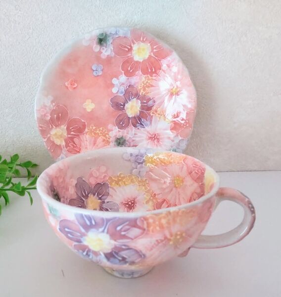 ゆずりは工房 コーヒーカップ&ソーサー(紅彩花間取) 工房ゆずりは 瀬戸焼