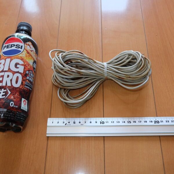詳細不明 ビニールひも 紐 ロープ 長さ13m 太さ3mm 建築材料 大工 DIY 素材 工作 網戸