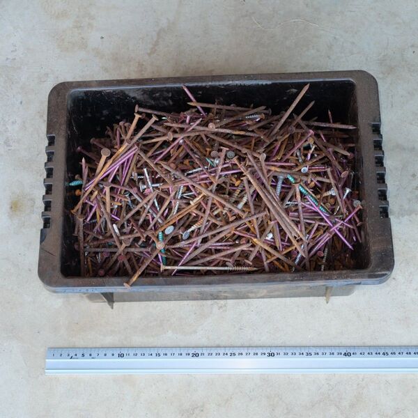 現状 まとめて 釘 くぎ クギ 木ネジ NVボックス13 1杯 約13.5kg 大工 DIY 建築材料 @5
