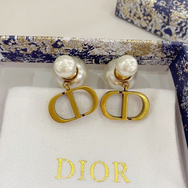 Dior ピアス Dior Tribales ピアスメタル & レジンパール マットゴールド