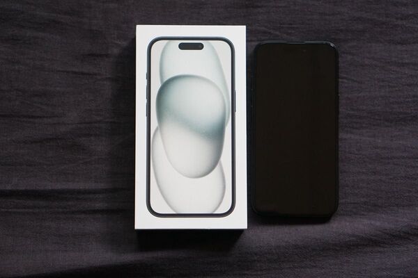 iPhone 15 128GB ブラック SIMフリー