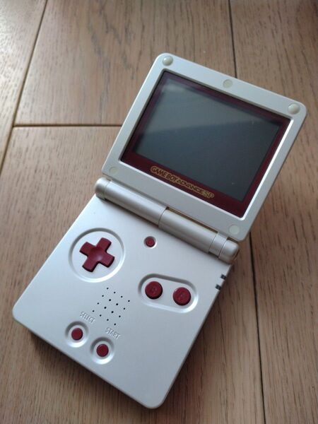 動作良好 美品ゲームボーイアドバンスSP ファミコンカラー