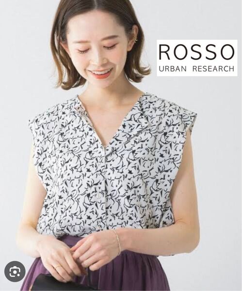 URBAN RESEARCH ROSSOラインアートタックスリーブブラウス