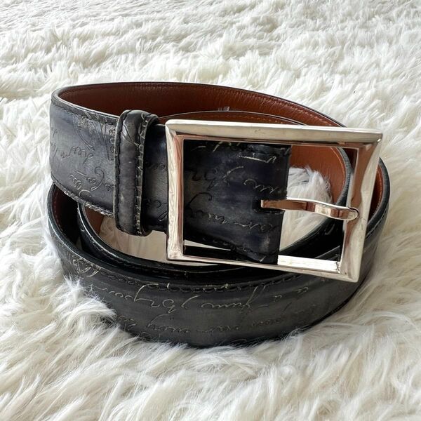 Berluti ベルト カリグラフィー ブラック 系 85-34 ロゴ型押し ベルルッティ レザー