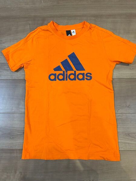 adidas Tシャツ