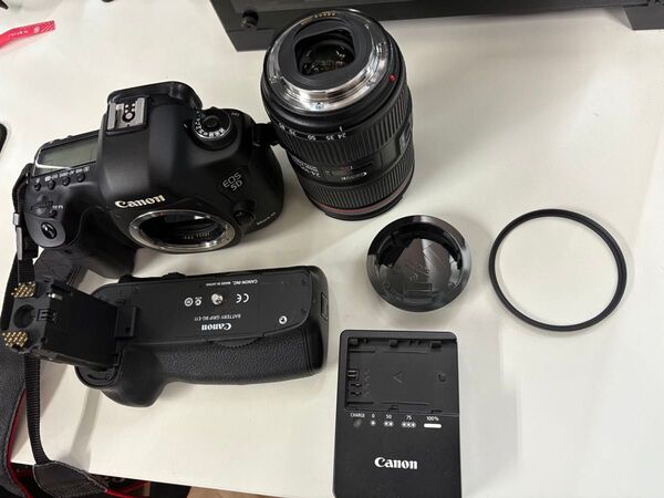 Canon EOS 5D Mark III ボディ EF24-105mm f4L IS II USM バッテリー2個セット
