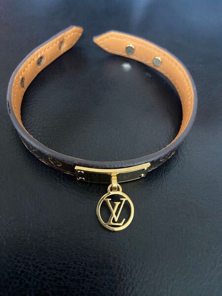 LOUIS VUITTON ルイヴィトン M4150 モノグラムブラスレロゴマニア 17号 値下げ