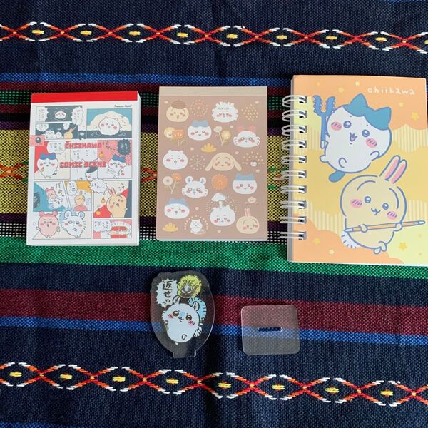 ちいかわ グッズ 4点セット まとめ売り メモ帳3点 アクスタ1点