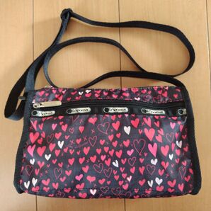 LeSportsac レスポートサック ミニショルダーバッグ ブラック×レッドハート柄