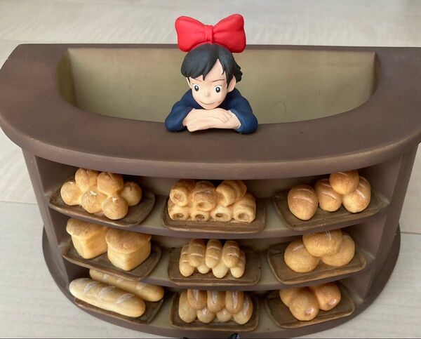 ジブリ魔女の宅急便「キキとグー・チョキ・パンの店」プランター