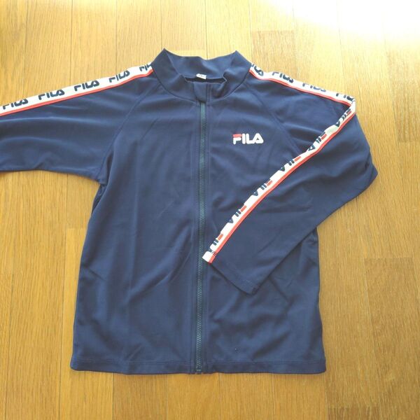 FILA ラッシュガード 140㎝