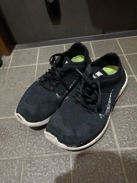 NIKE フリーラン ブラック 27cm ランニングシューズ スニーカー