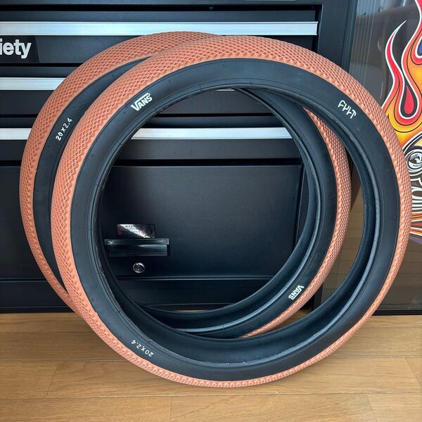 Cult カルト Vans Tire (20inch) バンズ タイヤ 自転車 ヴァンズ 20×2.4 BMX