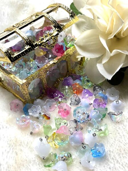 No.1025 【再販!現品限り】 鈴蘭ビーズ ガラス製 200個 丸ピンセット済み
