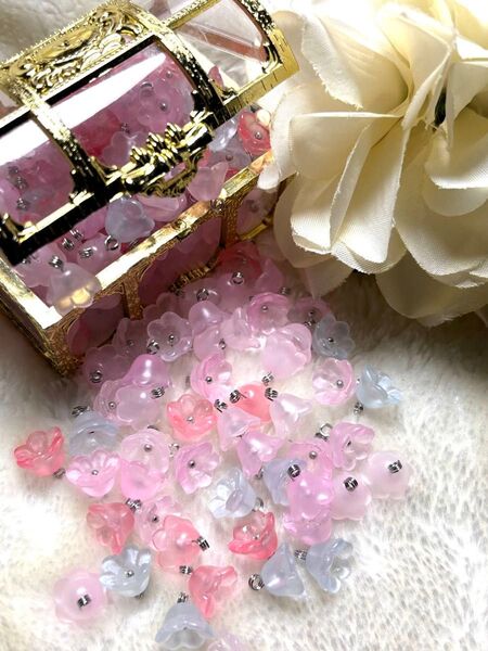 No.1026 【再販!現品限り】 鈴蘭ビーズ ガラス製 200個 丸ピンセット済み