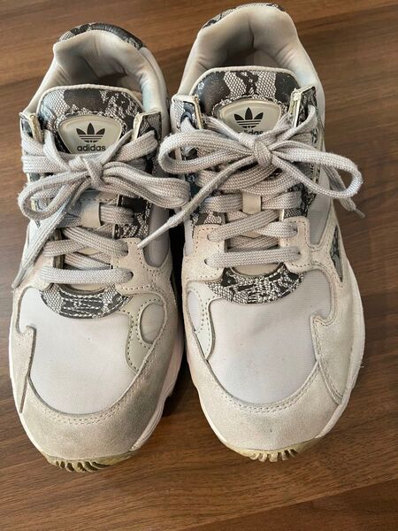 adidas アディダス スニーカー 24.5㎝