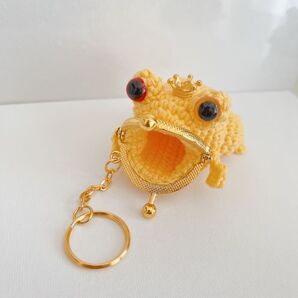 【金運アップ黄色のカエルの王子様】ミニがま口キーホルダー コインケース 財布 手編み ハンドメイド プリンス 王冠 チャーム