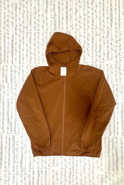 ユニクロ ポケッタブルUVカットパーカ メンズ オレンジ S 収納袋付き