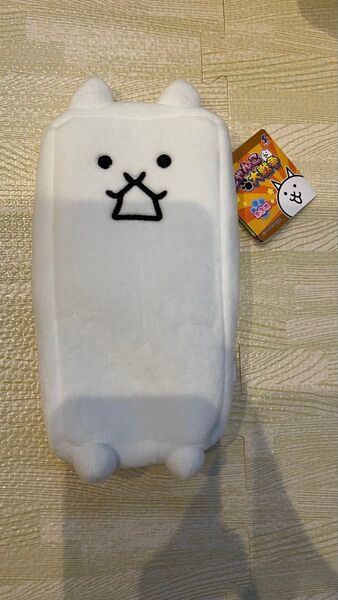 新品未使用タグ付きプライズ にゃんこ大戦争 チャーム付きぬいぐるみペンポーチ ネコカベ