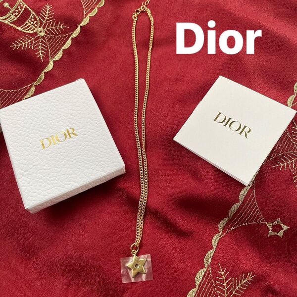 未使用品★Dior ★星型ノベルティチャーム+ゴールドメッキネックレス ★保護シート付き