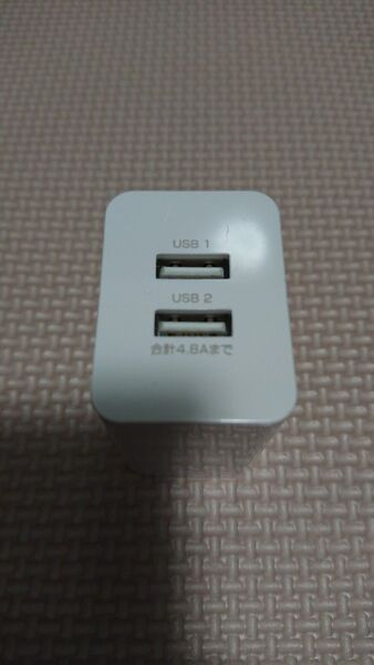 サンワサプライ USB充電器 2ポート接続 AKA-IP63W