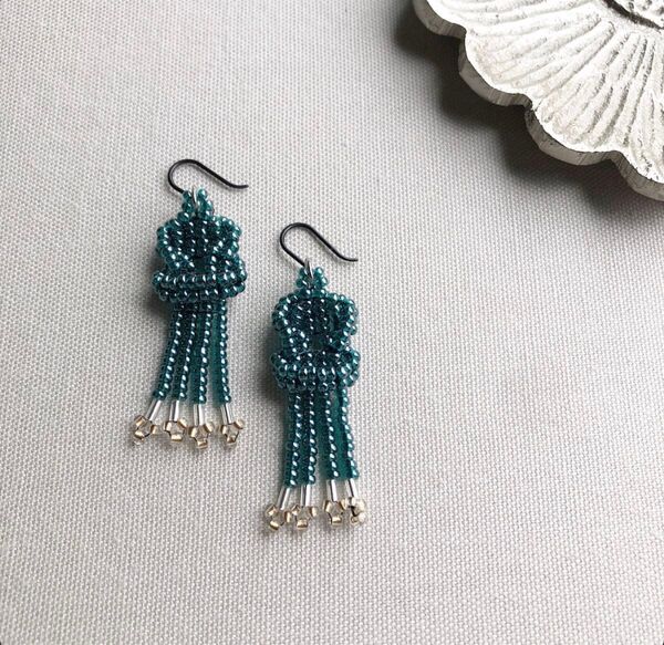 No.585・BeadsWorkピアス・フックピアス・イヤリング・ネコポス発送