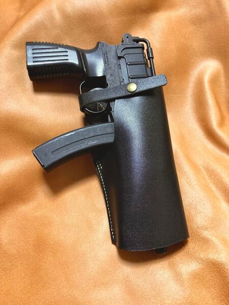 Vz61 スコーピオン用右利きレザーホルスター No.655