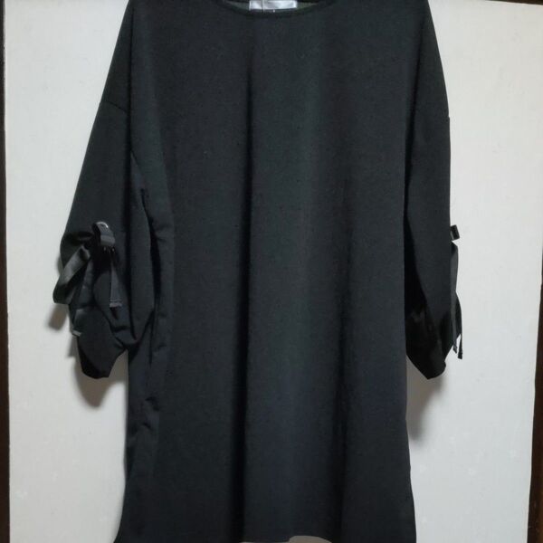 新品未使用 レディーストップス 袖リボン 黒 Size4L