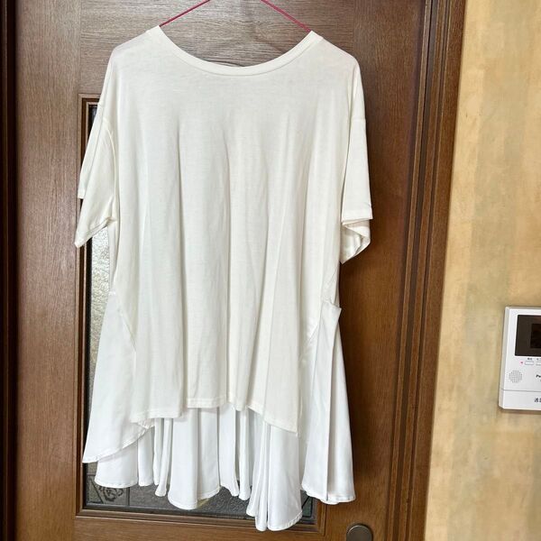 新品未使用 タグ付きトップス 裾バッグサテンプリーツ 異種材素材切り替え アシンメトリー Tシャツ Lサイズ