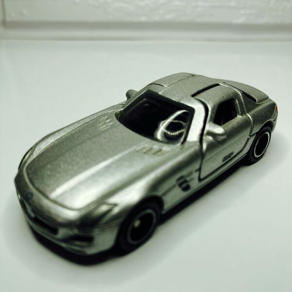 絶版トミカ メルセデス ベンツSLS AMG レアモデル美品