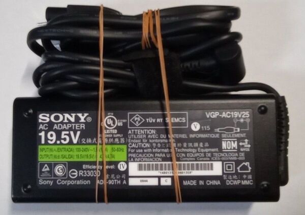 DS001◆SONY◆ACアダプター◆VGP-AC19V25C/ADP-90TH A◆19.5V~4.7A◆ノートPC用電源コード