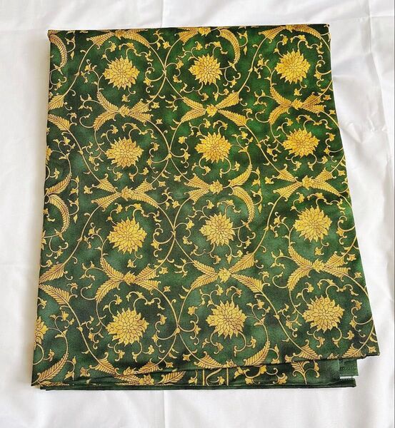 【未使用品】源右衛門 グリーン 緑 テーブルクロス かぶと唐草 130×170