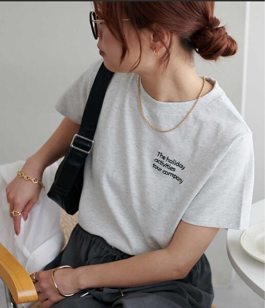 3段ロゴ刺繍ショートTシャツ《WEB限定》ディスコート DISCOAT 半袖Tシャツ ホワイト