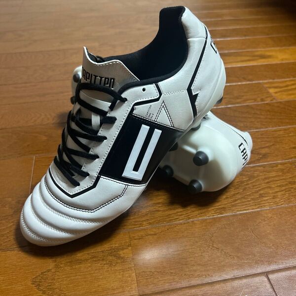 サッカーシューズ CAPITEN M1 キャピテン 28cm ホワイト アンドレス イニエスタ スパイク 定価¥18150