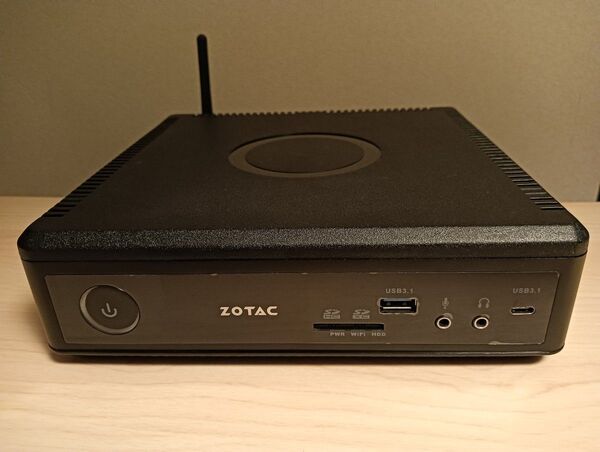 ZOTAC ZBOX MAGNUS EN1060 小型ゲーミングPC