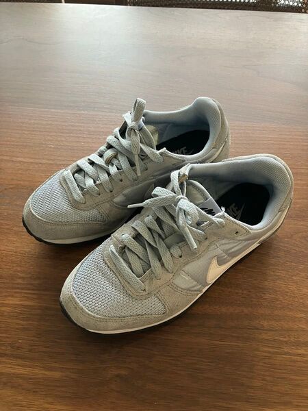 NIKEレディーススニーカー23.5cm