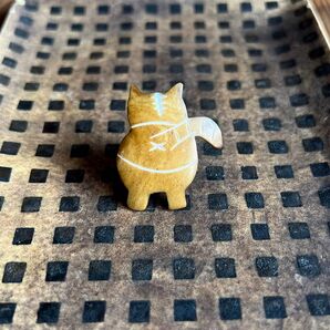猫の尻尾 お尻 ブローチ 水牛の骨 天然素材