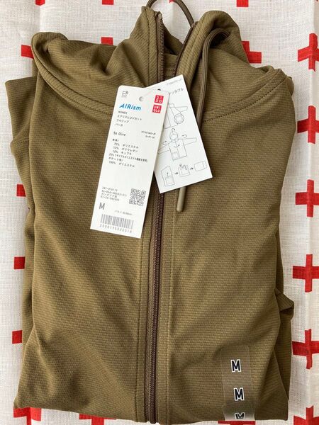 ユニクロ UVカットフルジップパーカー オリーブ 新品未使用 UNIQLO M