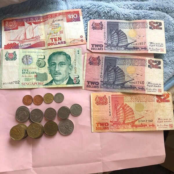 シンガポール旧紙幣 硬幣 1ドルのコイン 幸運 八角形 10ドル札 5ドル 37.22SGD SINGAPORE 外国紙幣 旅行