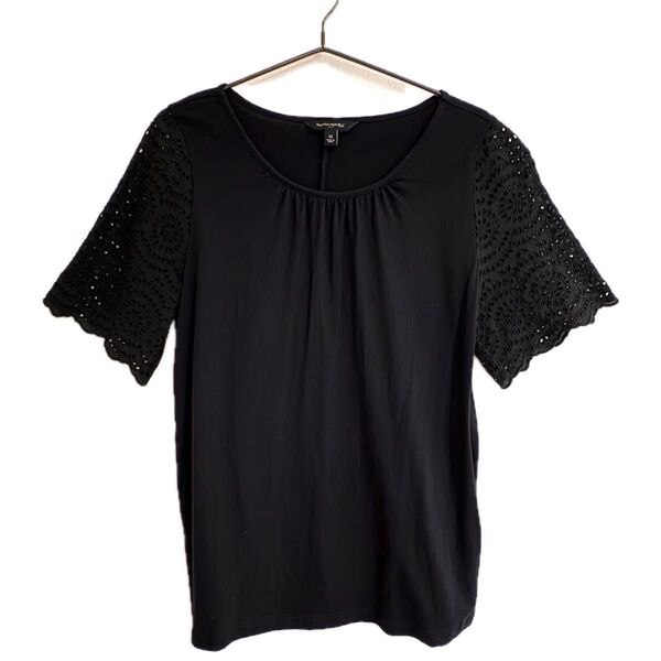 バナナリパブリック 黒 トップス パンチングレース カットソー 半袖 インド製 Tシャツ ブラウス プルオーバー ブラック 春 夏