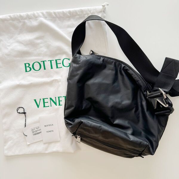 BOTTEGA VENETA ボッテガヴェネタ スリングショルダー バッグ ショルダーバッグ レザー ナイロン 黒 ブラック