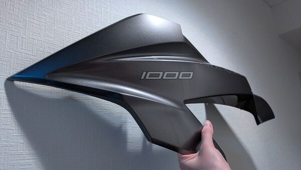 ninja1000 サイドアッパーカウル 傷あり割れ無し