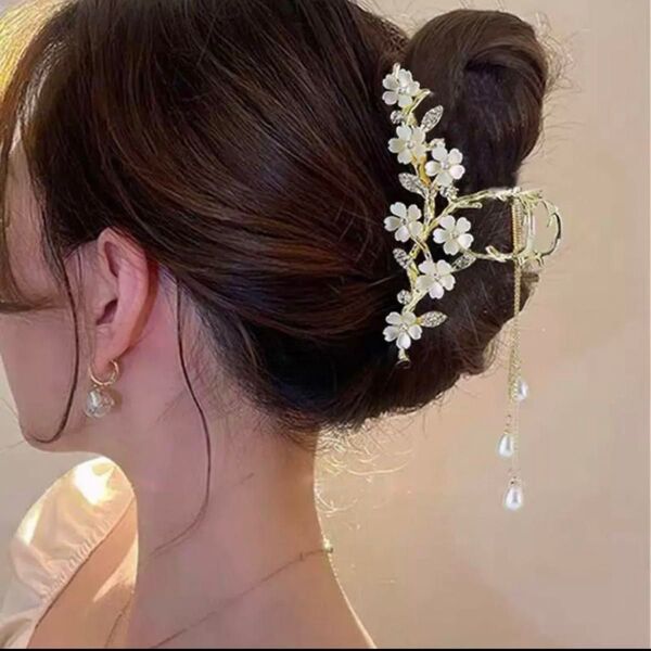 さくらヘアクリップ 桜 タッセル 髪留め 韓国 髪飾り まとめ髪 ヘアアレンジ おしゃれ 夏 暑さ対策
